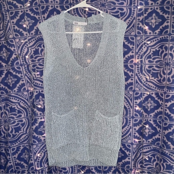 Zara Sweaters - Zara woman’s textured knit, vneck pullover sweater vest with pockets, light blue